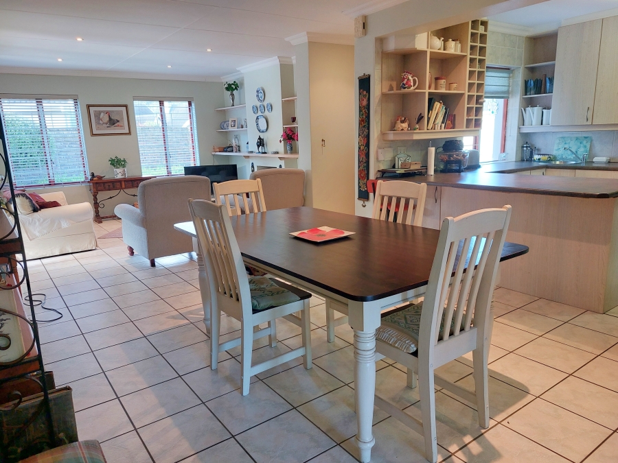 2 Bedroom Property for Sale in The Island Western Cape